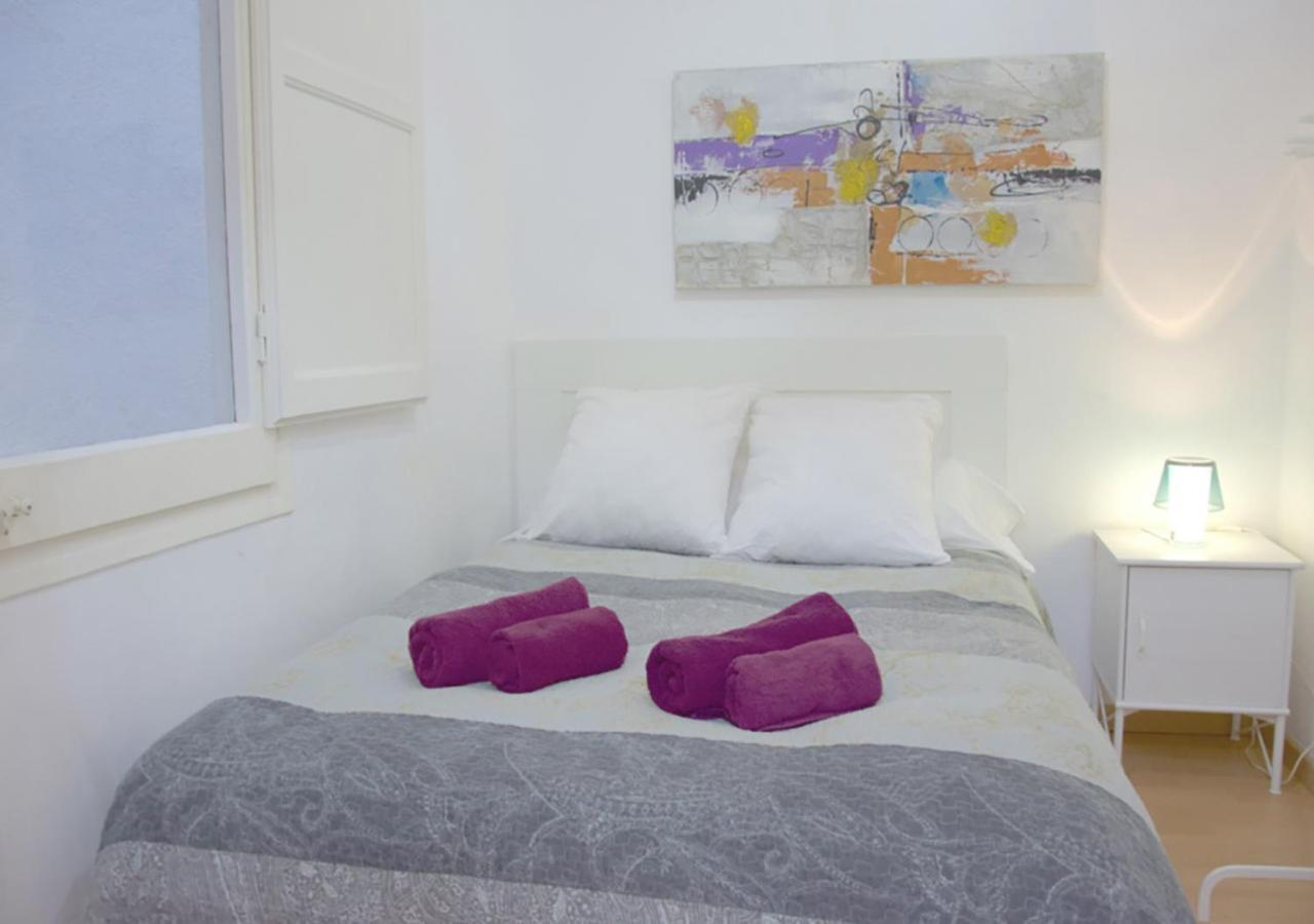 Apartment Carrer D'Olesa Barcelona Eksteriør billede