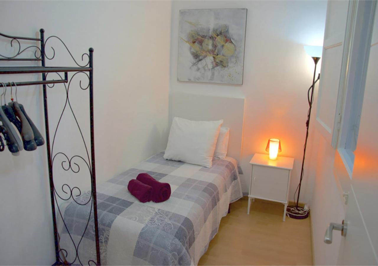 Apartment Carrer D'Olesa Barcelona Eksteriør billede