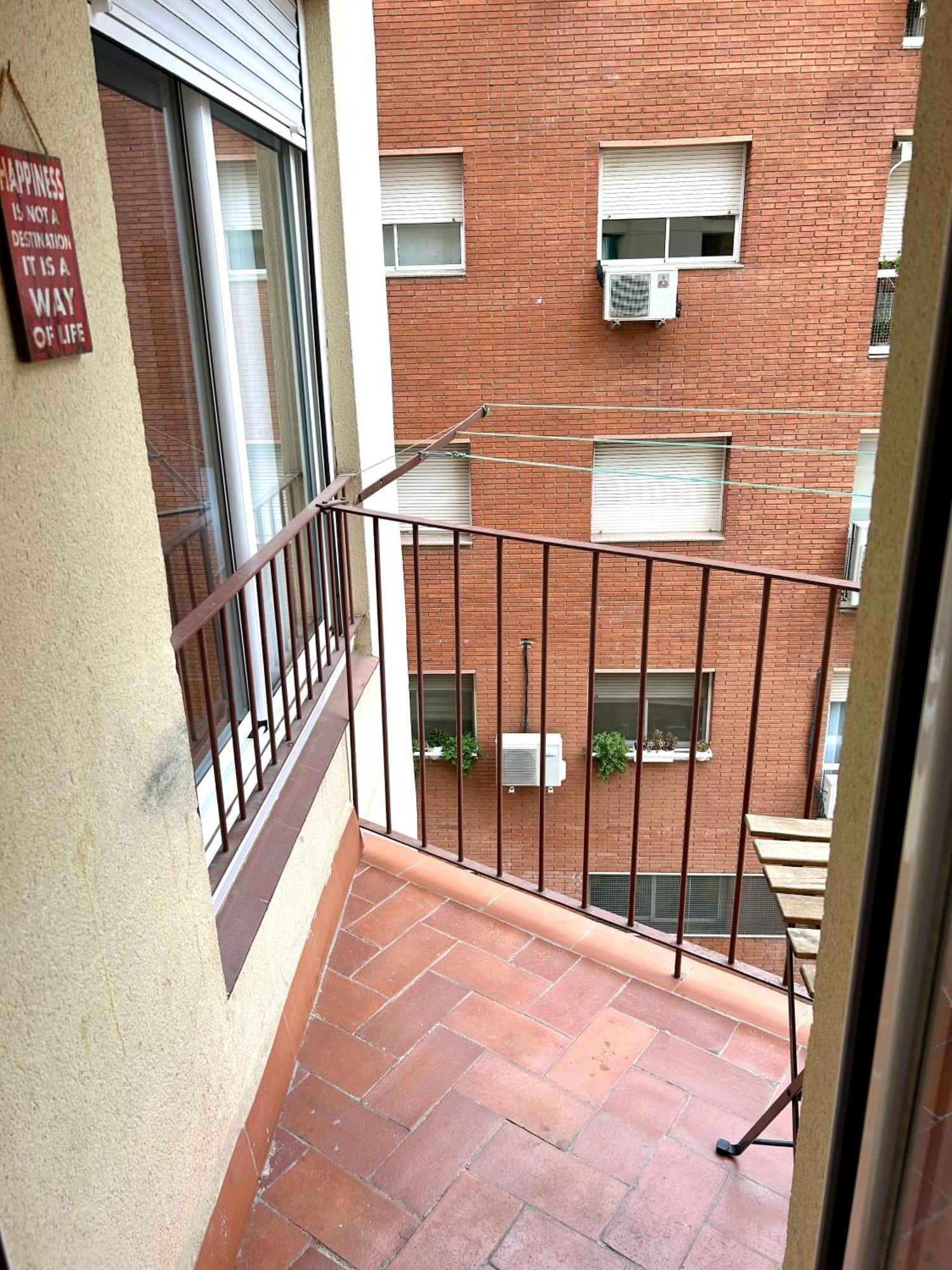 Apartment Carrer D'Olesa Barcelona Eksteriør billede