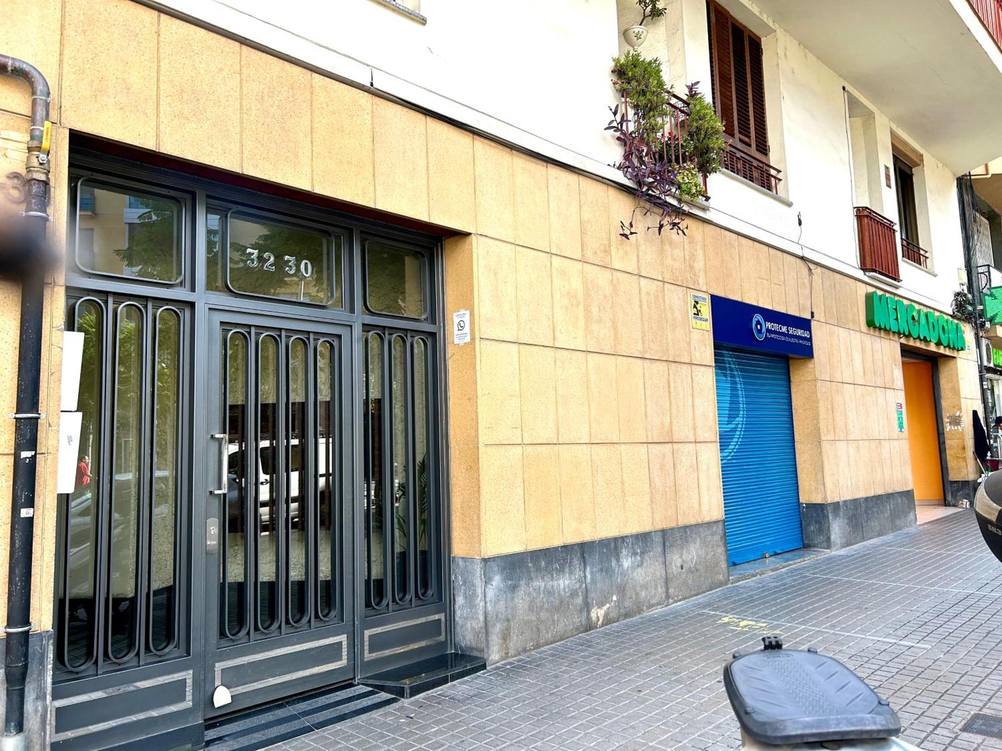 Apartment Carrer D'Olesa Barcelona Eksteriør billede
