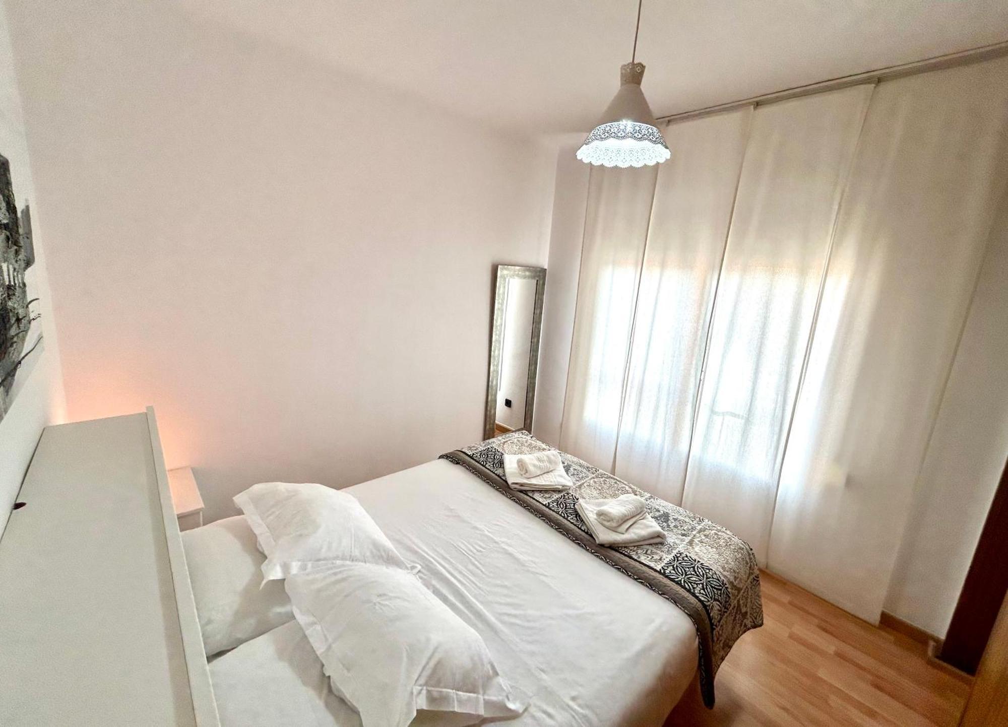 Apartment Carrer D'Olesa Barcelona Eksteriør billede