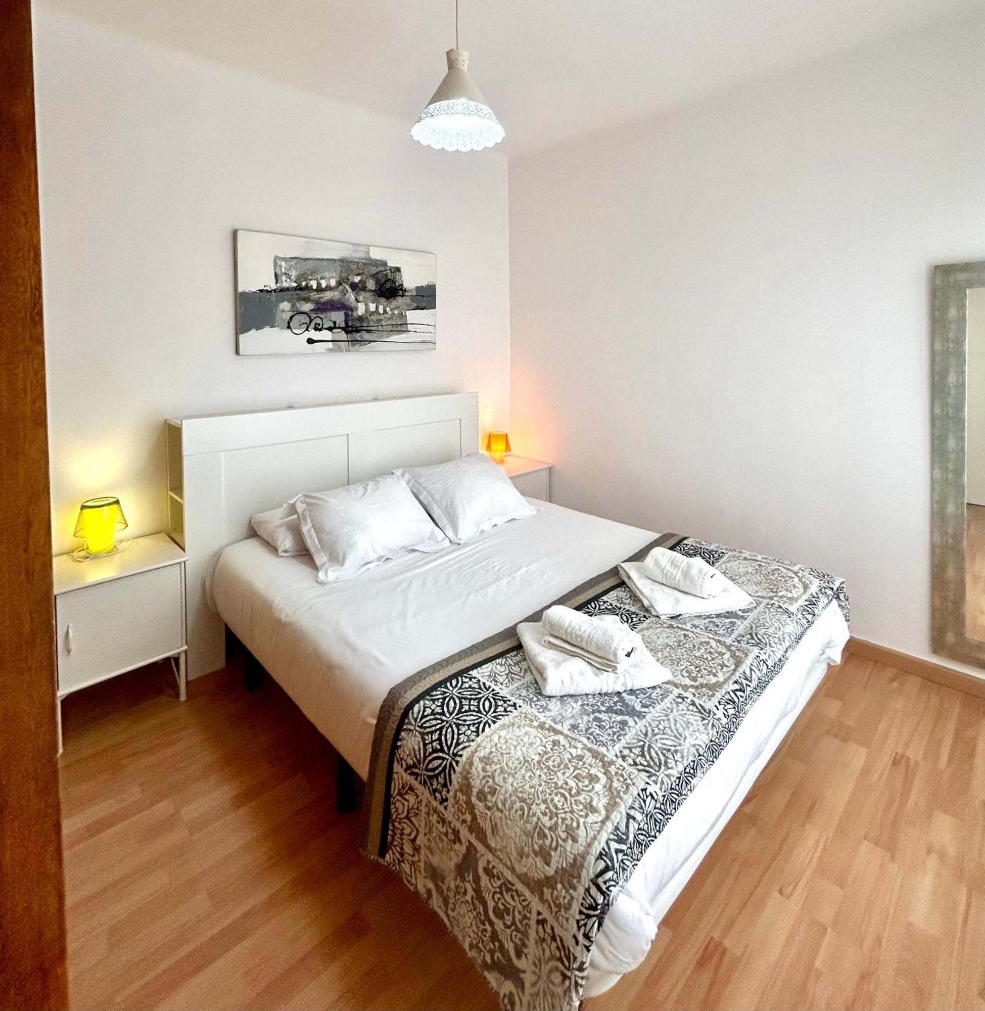 Apartment Carrer D'Olesa Barcelona Eksteriør billede