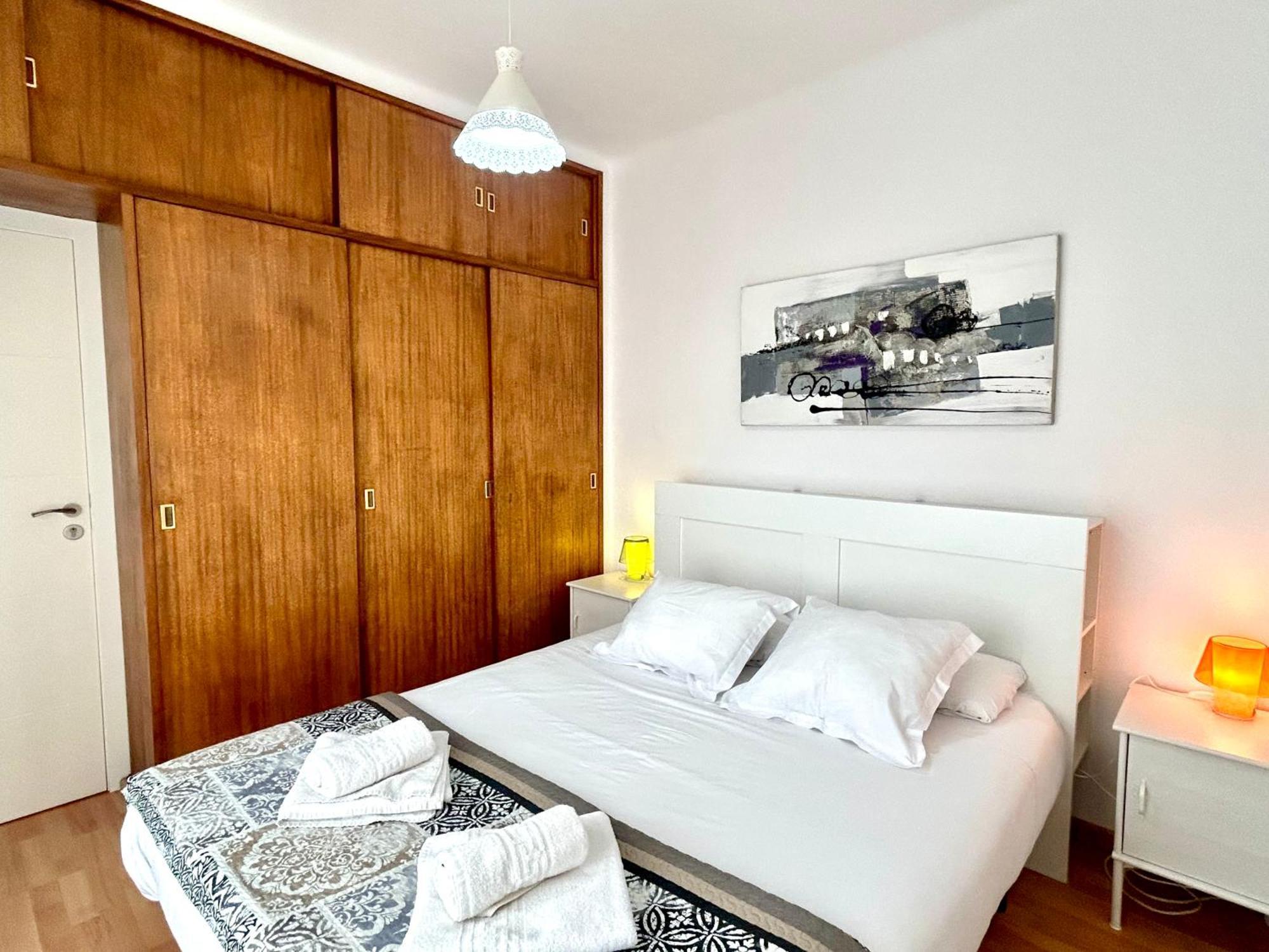 Apartment Carrer D'Olesa Barcelona Eksteriør billede