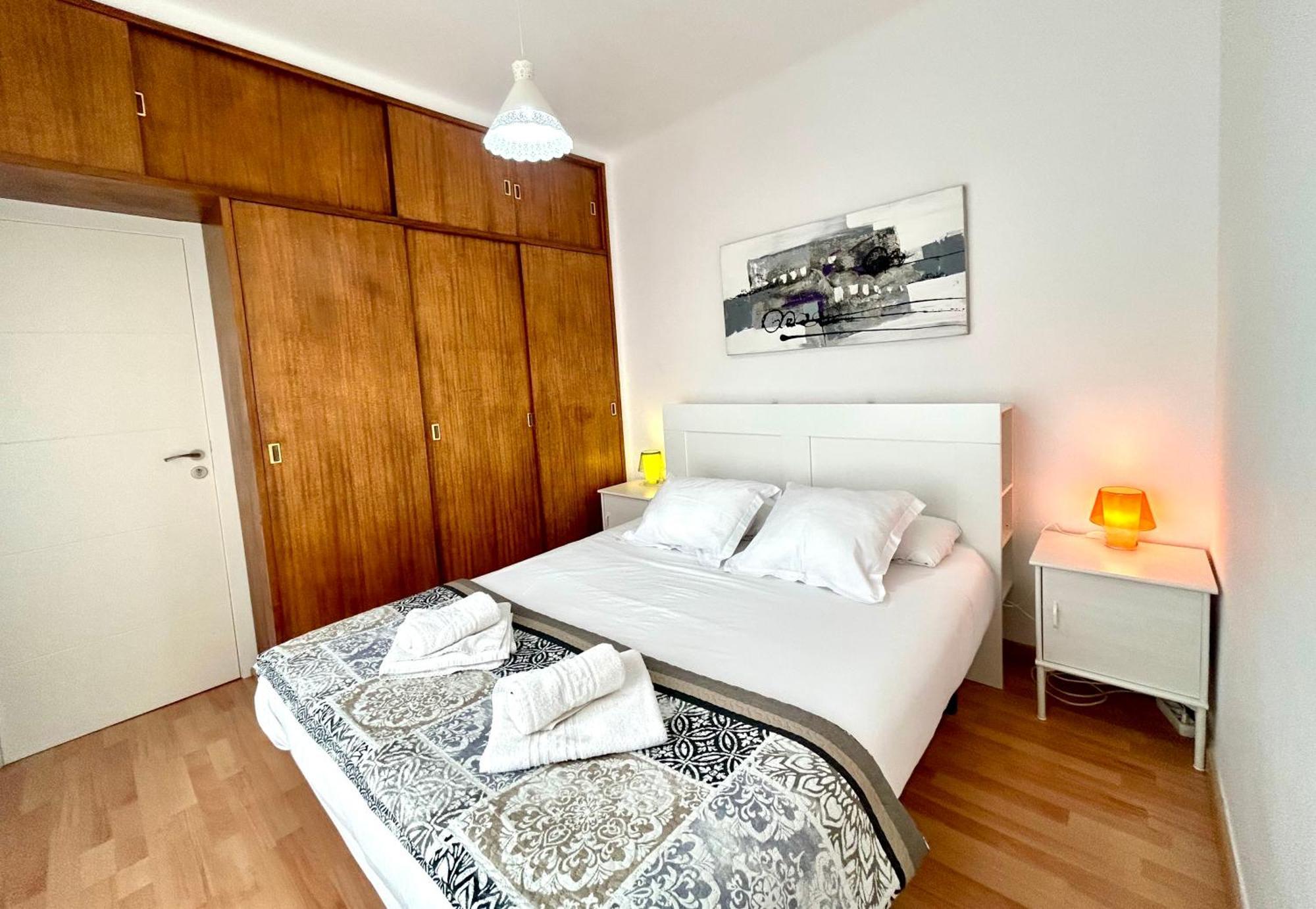 Apartment Carrer D'Olesa Barcelona Eksteriør billede