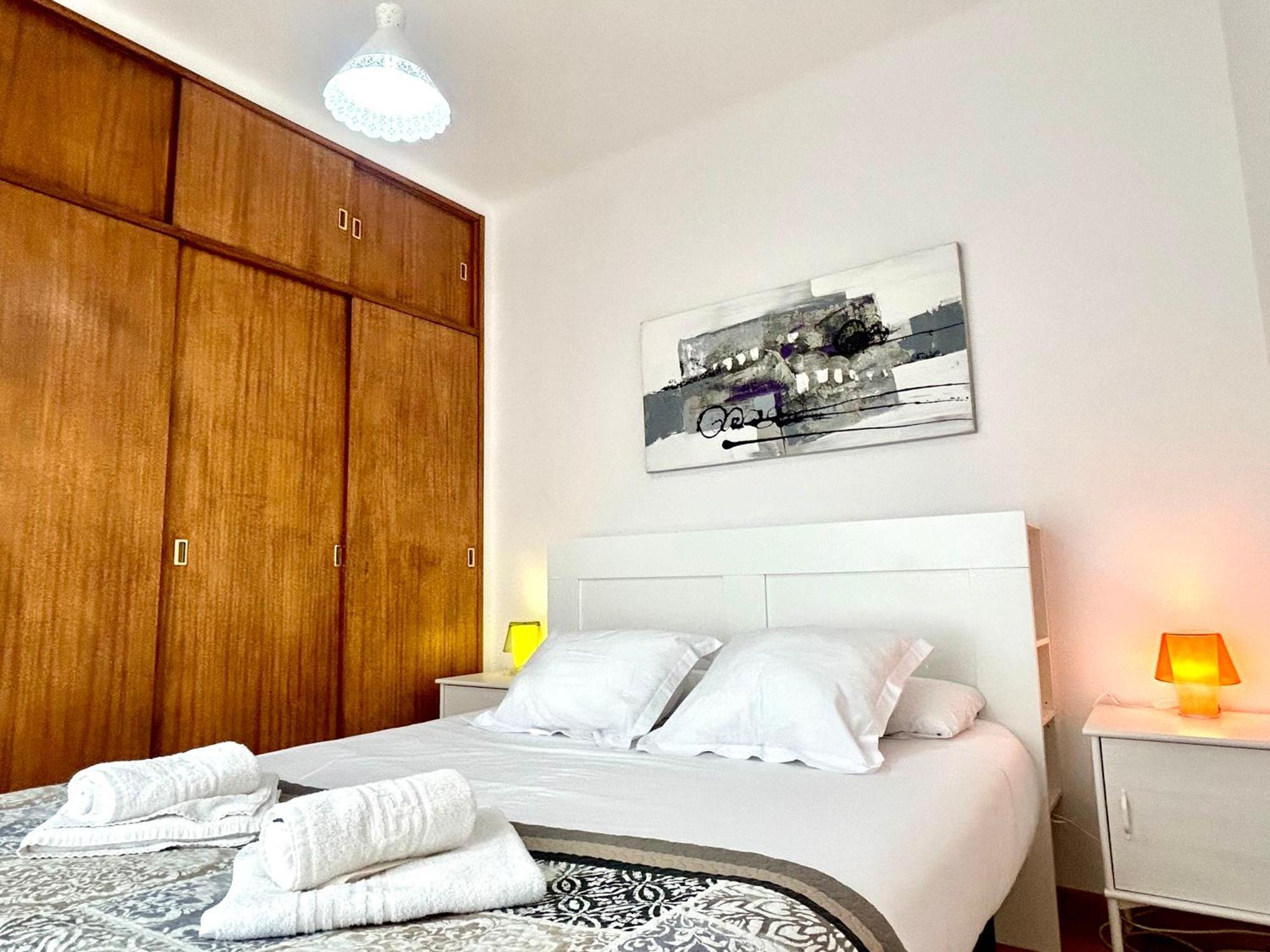 Apartment Carrer D'Olesa Barcelona Eksteriør billede