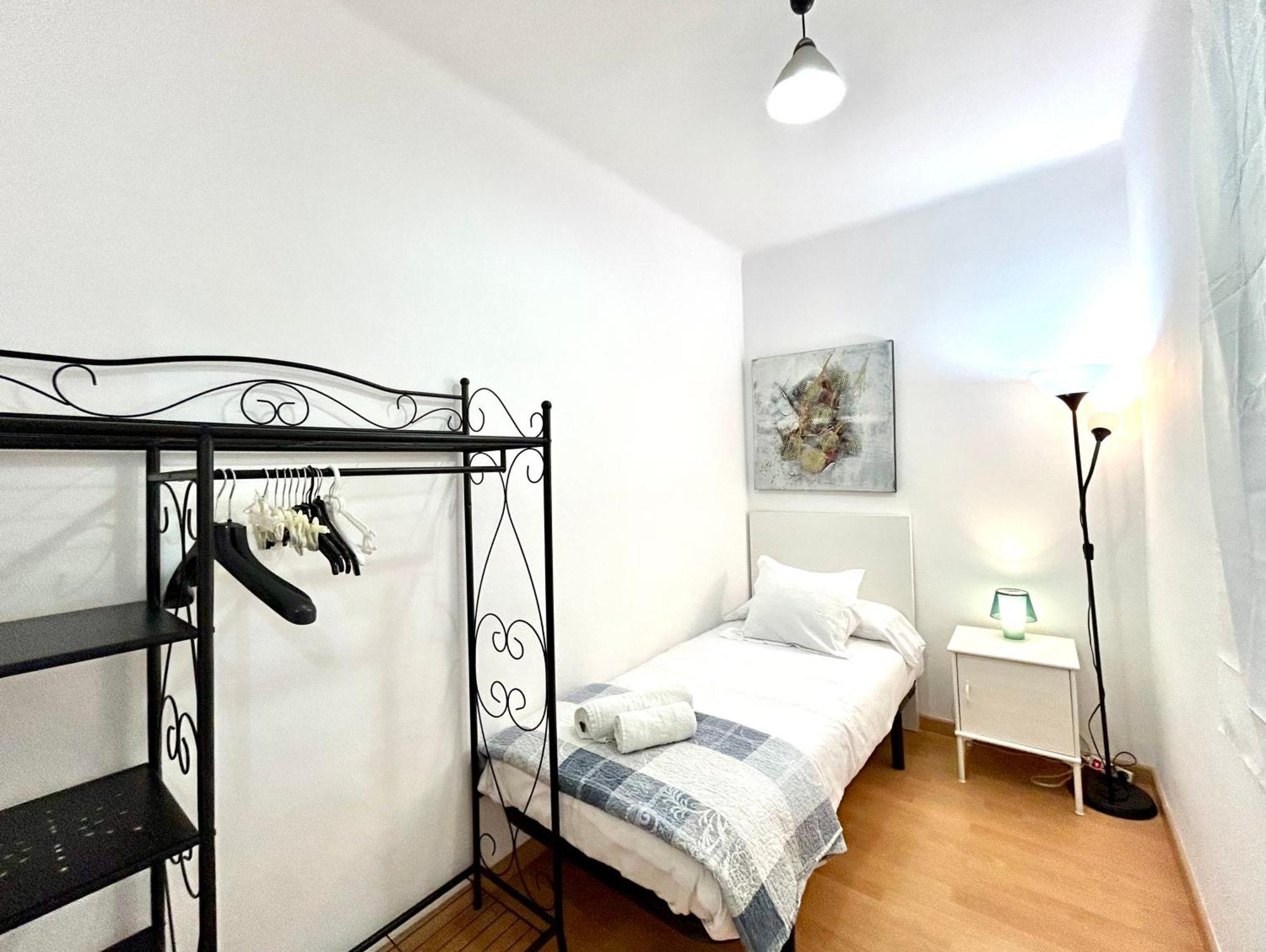 Apartment Carrer D'Olesa Barcelona Eksteriør billede